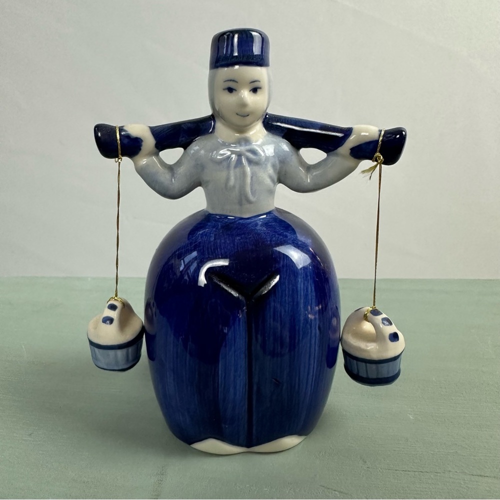 JOA handpainted Delft Blue Vintage Milkmaid